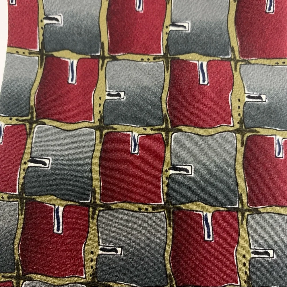J.‎ Garcia Tie Men's 100% Silk Red Gray Made in Korea 3.75
